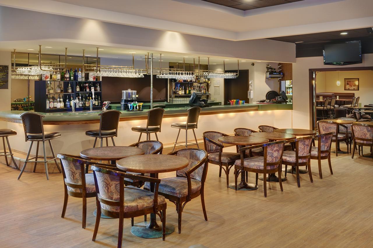 Kindersley Inn Hotel